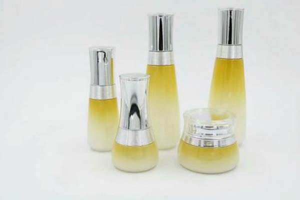 玻璃瓶廠家定制生產(chǎn)會有什么好處？